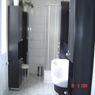 Obergschoss, Wohnung, DUSCHE UND WC