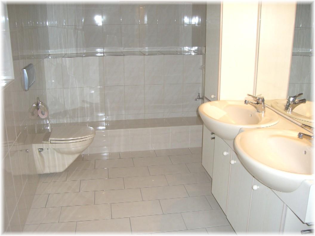 DG, Dusche, Bad, WC ca. 11 m