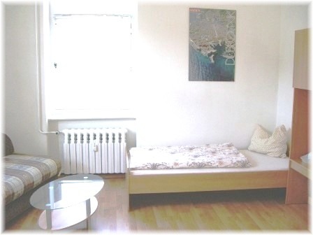 EG, Zimmer "B", Einzelzimmer, 18 m + anteilig K + DU/BAD/WC + Flur